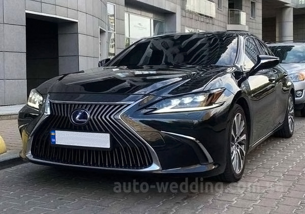 Авто на свадьбу Lexus ES300 с водителем в Киеве