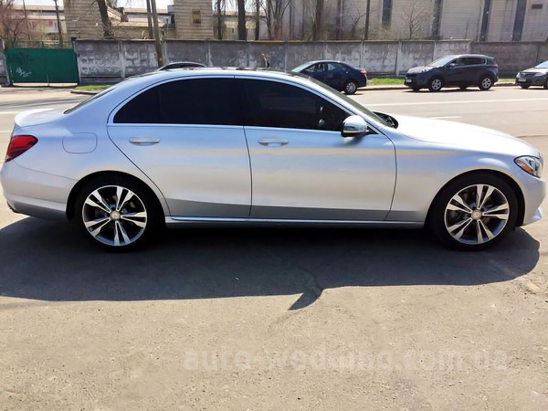 Авто на свадьбу Mercedes Benz C300 серебристый