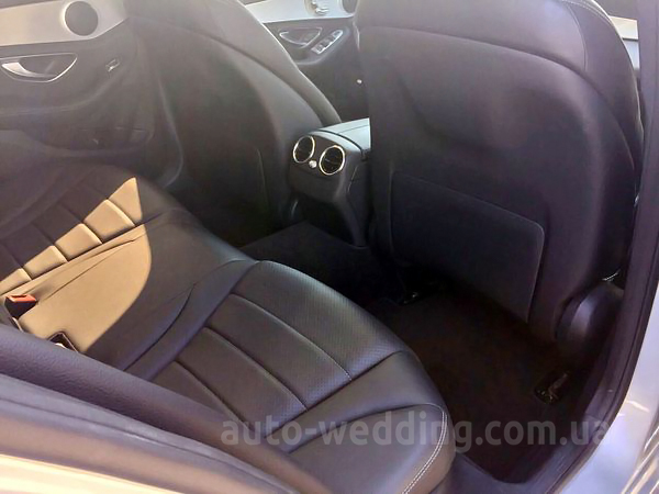 Авто на свадьбу Mercedes Benz C300 серебристый
