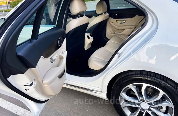 Авто на свадьбу Mercedes Benz C300 белый