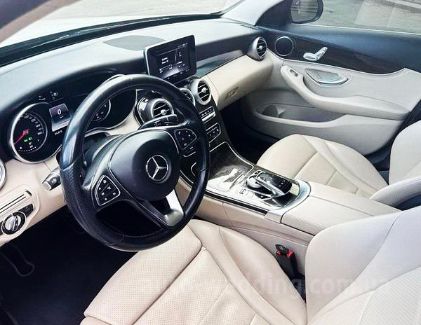 Авто на свадьбу Mercedes Benz C300 белый