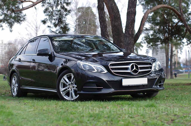 Авто на свадьбу Mercedes E250 W212 4MATIC с водителем в Киеве