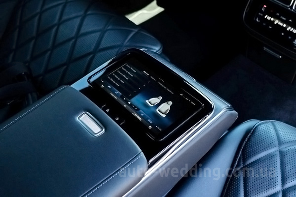 Аренда автомобиля на свадьбу Mercedes-Benz W223 400d 4MATIC S-class с водителем в Киеве