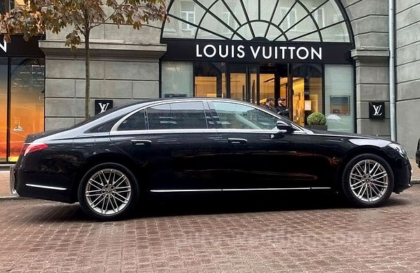 ААренда автомобиля Mercedes-Benz W223 с водителем на свадьбу в Киеве