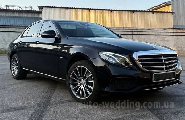 Авто на свадьбу Mercedes W213 с водителем в Киеве