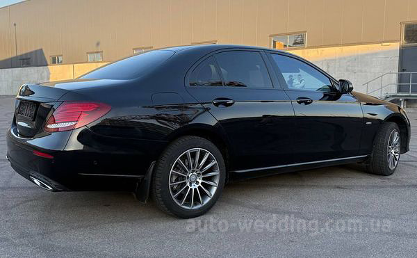 Аренда авто Mercedes-Benz W213 на свадьбу в Киеве