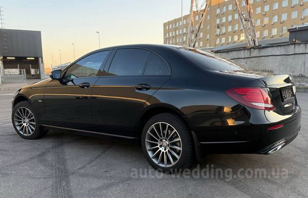 Аренда авто Mercedes-Benz W213 на свадьбу в Киеве