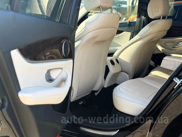 Аренда авто Mercedes-Benz W213 на свадьбу в Киеве