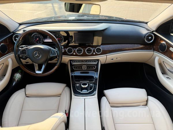 Аренда авто Mercedes-Benz W213 на свадьбу в Киеве