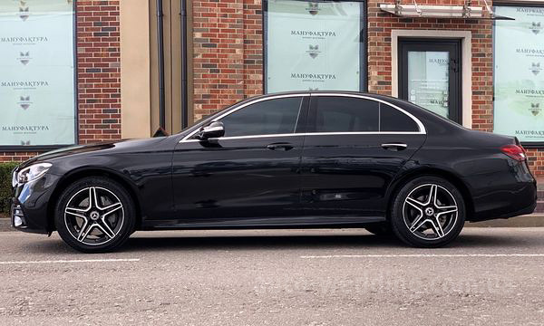 Авто на свадьбу Mercedes-Benz E-class W213 HIBRYD на свадьбу с водителем в Киеве