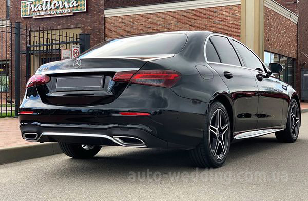 Авто на свадьбу Mercedes-Benz E-class W213 HIBRYD на свадьбу с водителем в Киеве
