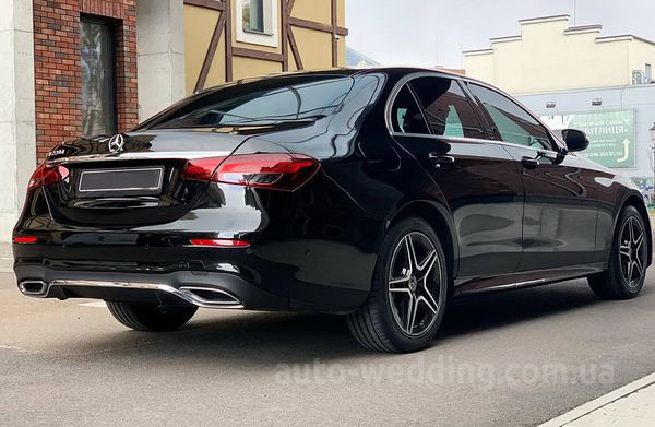 Авто на свадьбу Mercedes-Benz E-class W213 HIBRYD на свадьбу с водителем в Киеве
