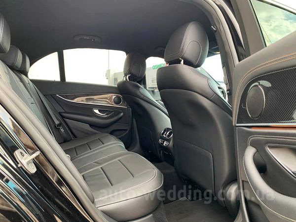 Авто на свадьбу Mercedes-Benz E-class W213 HIBRYD на свадьбу с водителем в Киеве