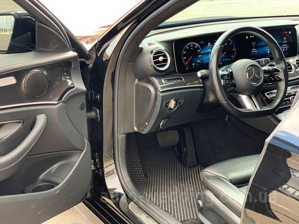 Авто на свадьбу Mercedes-Benz E-class W213 HIBRYD на свадьбу с водителем в Киеве
