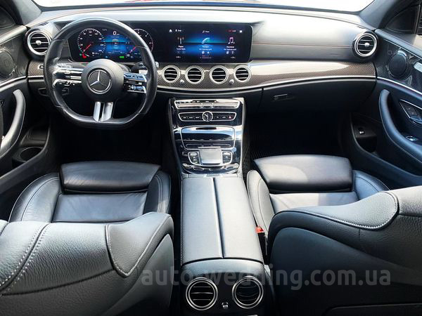 Авто на свадьбу Mercedes-Benz E-class W213 HIBRYD на свадьбу с водителем в Киеве