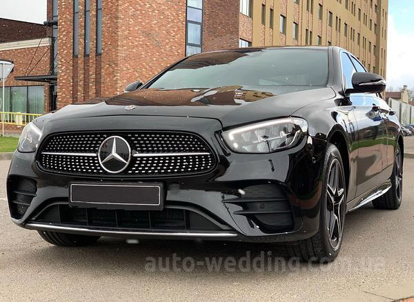 Авто на свадьбу Mercedes-Benz E-class W213 HIBRYD на свадьбу с водителем в Киеве