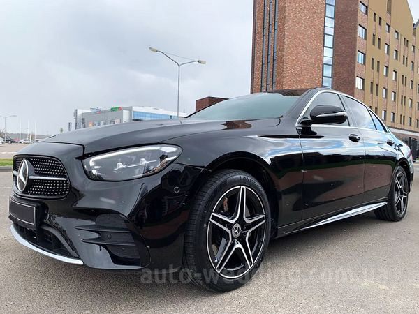 Авто на свадьбу Mercedes-Benz E-class W213 HIBRYD на свадьбу с водителем в Киеве