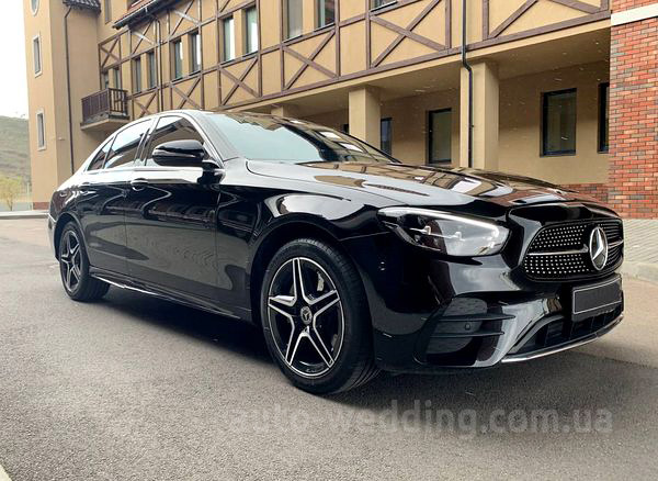Авто на свадьбу Mercedes-Benz E-class W213 HIBRYD на свадьбу с водителем в Киеве