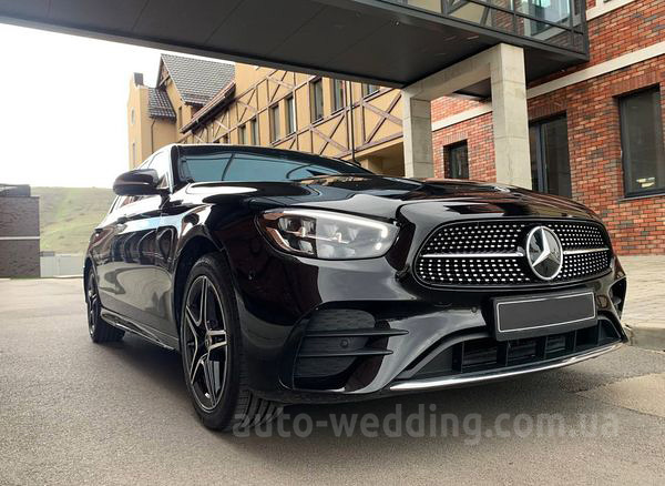 Авто на свадьбу Mercedes-Benz E-class W213 HIBRYD на свадьбу с водителем в Киеве