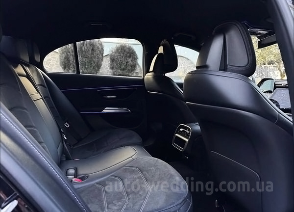 Аренда автомобиля Mercedes-Benz W214 на свадьбу с водителем в Киеве