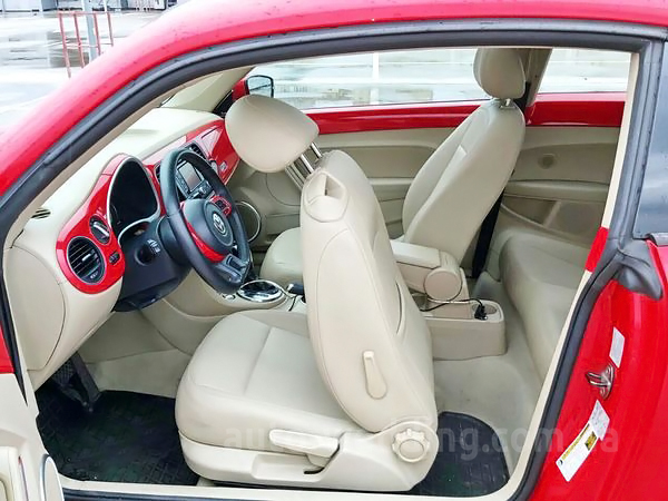 Авто на свадьбу Volkswagen Beetle красный в Киеве