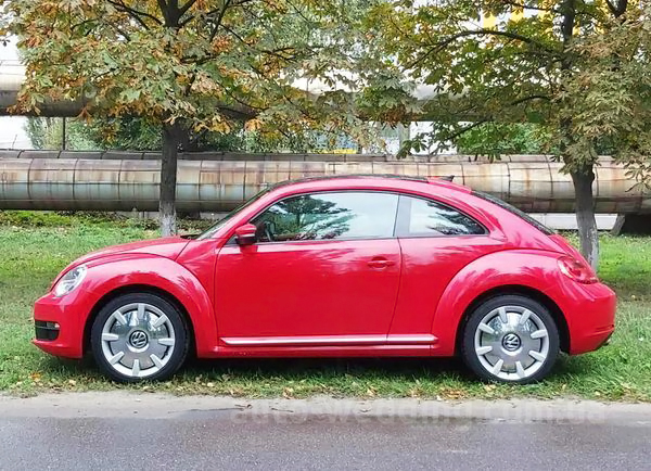 Авто на свадьбу Volkswagen Beetle красный в Киеве