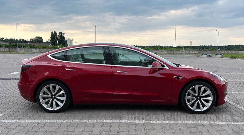 Авто на свадьбу TESLA Model 3 75D красная