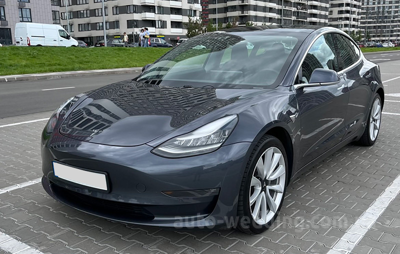 Электромобиль на свадьбу TESLA Model 3 Long range с водителем в Киеве