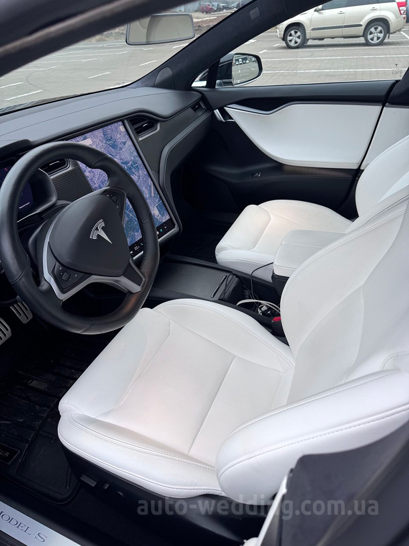 Авто на свадьбу электромобиль TESLA Model S Performance black