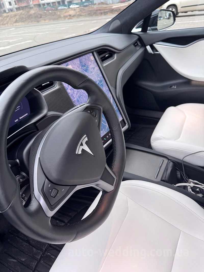 Авто на свадьбу электромобиль TESLA Model S Performance black
