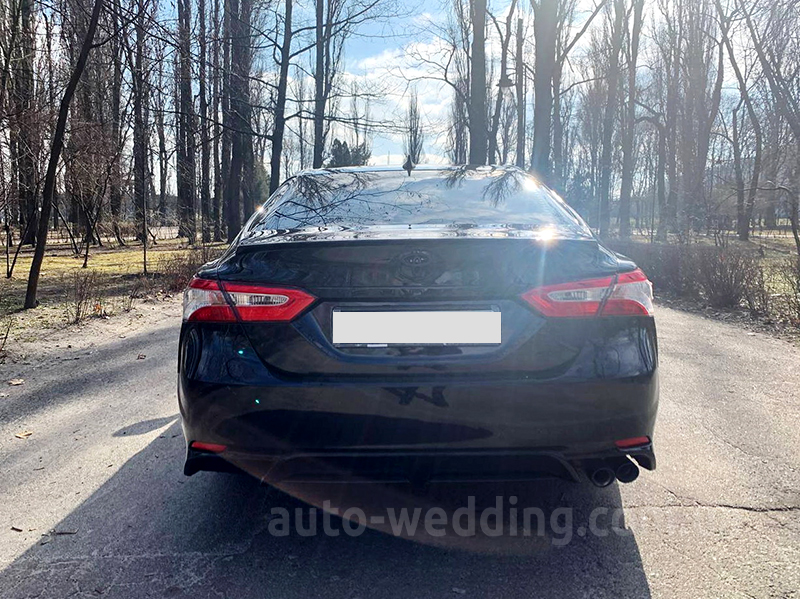 Авто на свадьбу Toyota Camry V70 Hybrid 2020 с водителем в Киеве