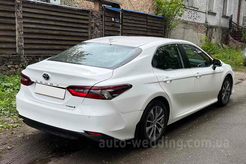 Авто на свадьбу Toyota Camry V70 white