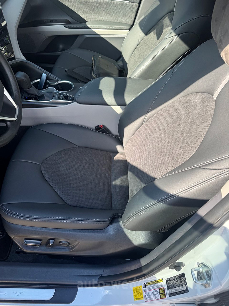 Авто на свадьбу Toyota Camry V70 white