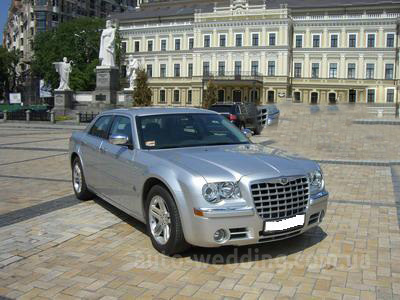 Авто на свадьбу Chrysler 300C серебристый