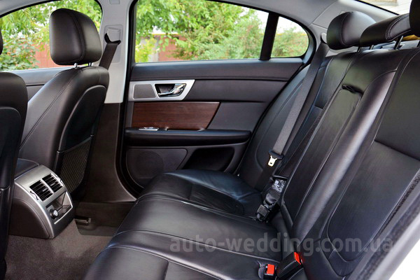 Авто на свадьбу Jaguar XF белый