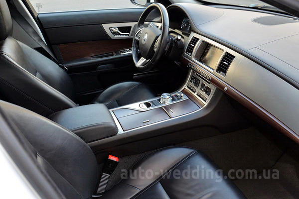 Авто на свадьбу Jaguar XF белый