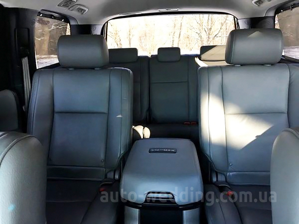 Внедорожник джип на свадьбу Toyota Sequoia белая