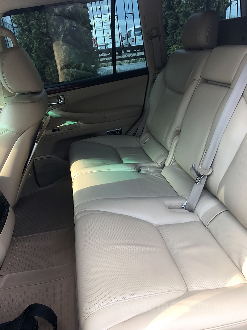 Внедорожник на свадьбу Lexus LX570