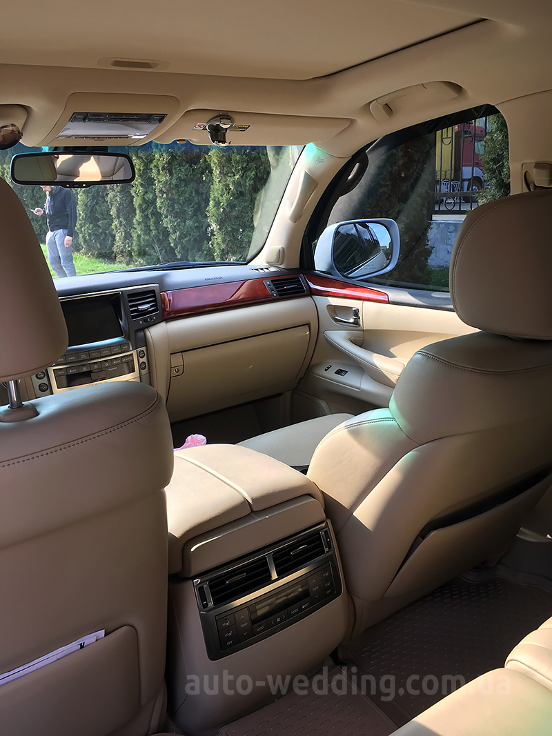 Внедорожник на свадьбу Lexus LX570