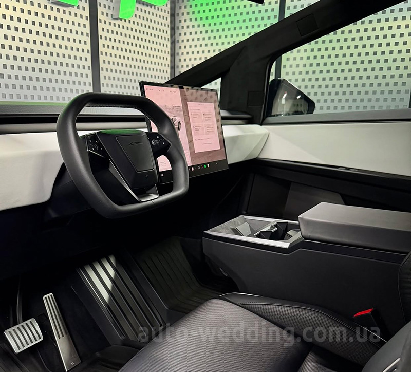 Электрокар на свадьбу Tesla Cybertruck pickup с водителем в Киеве