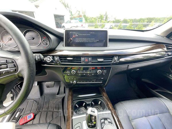 Внедорожник джип на свадьбу BMW X5 белый