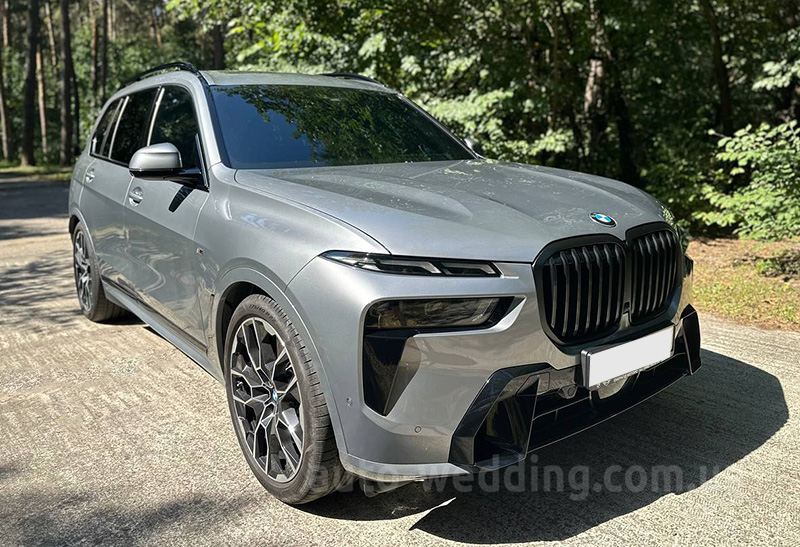 Внедорожник джип BMW X7 40D на свадьбу с водителем в Киеве