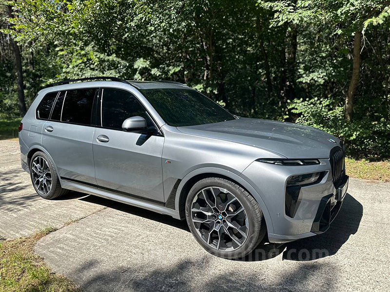 Внедорожник джип на свадьбу BMW X7 40D с водителем в Киеве
