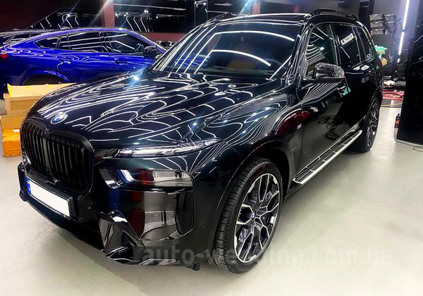 Внедорожник джип  BMW X7 40D  на свадьбу с водителем в Киеве
