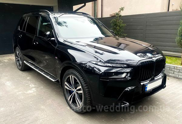 Внедорожник джип на свадьбу BMW X7 40D с водителем в Киеве