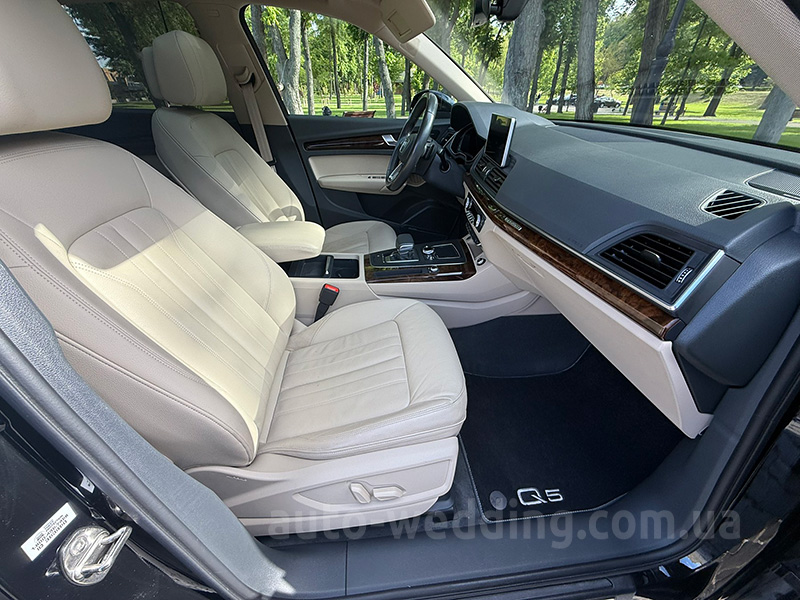 Внедорожник джип на свадьбу Audi Q5 черный
