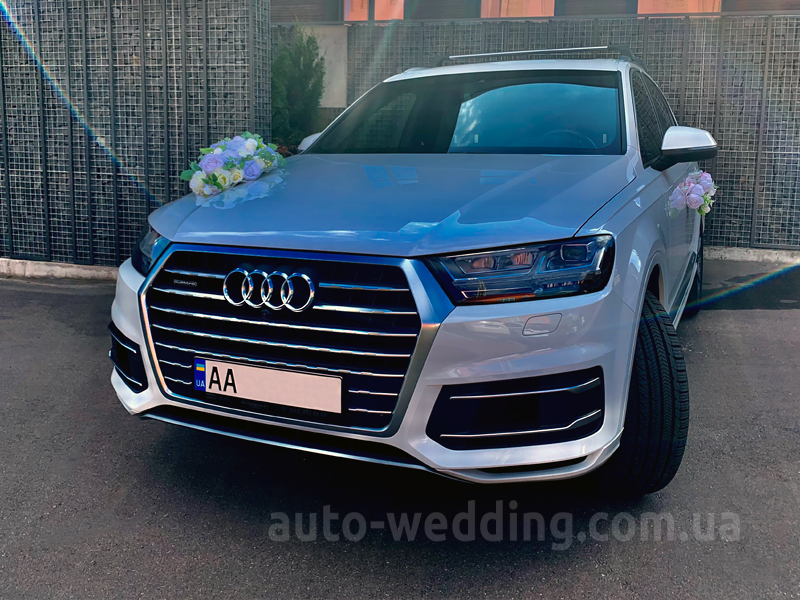 Внедорожник джип на свадьбу Audi Q7 белый