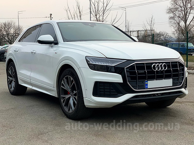 Внедорожник на свадьбу Audi Q8 S Line белый