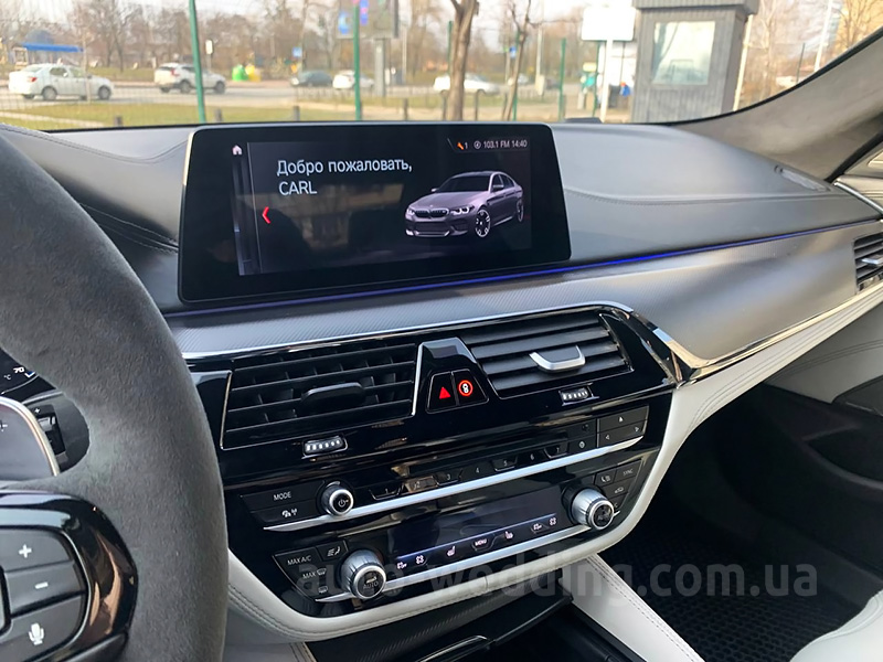 Внедорожник джип на свадьбу Audi Q8 S Line белый
