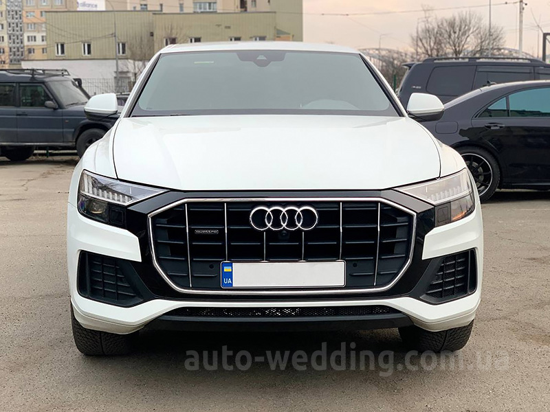 Внедорожник джип на свадьбу Audi Q8 S Line белый